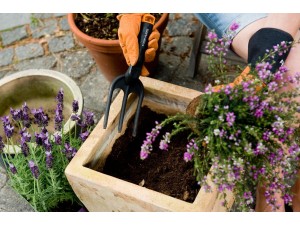 Furca pentru buruieni Fiskars